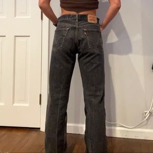 LEVIS DARK WASH JEANS